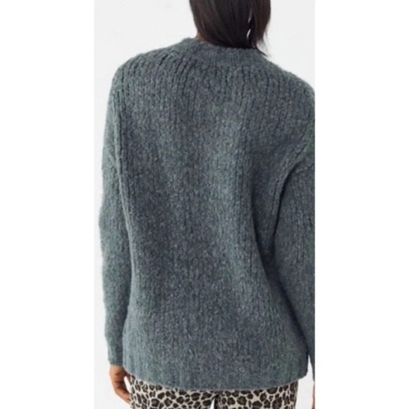 NWT Urban Outfitters Cable Knit Wool‎ Blend Crew Neck Sweater - Picture 2 of 10